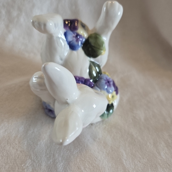 Andrea by Sadek Playful Baby Bunny Rabbits w/Hydrangeas Salt and Pepper Shakers - Picture 9 of 12